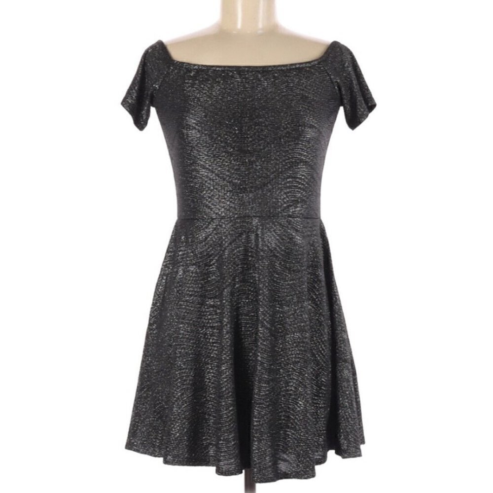 BCBGeneration Sz M Gray Cocktail Party‎ Short Sleeve Dress